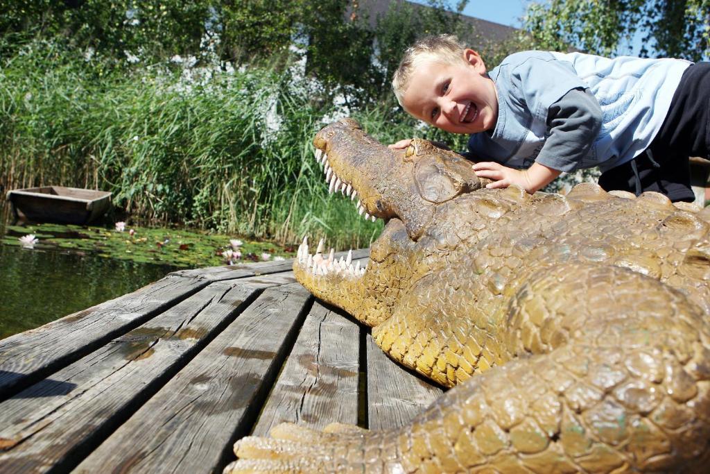 ホテル ペルバーズドルファー ホイリンガー ノイホーフェン・アン・デア・イップス エクステリア 写真